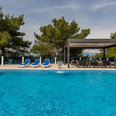 Apartment Front In Mrljane