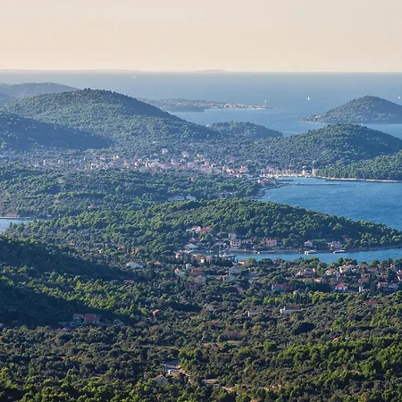 Front In Apartment *