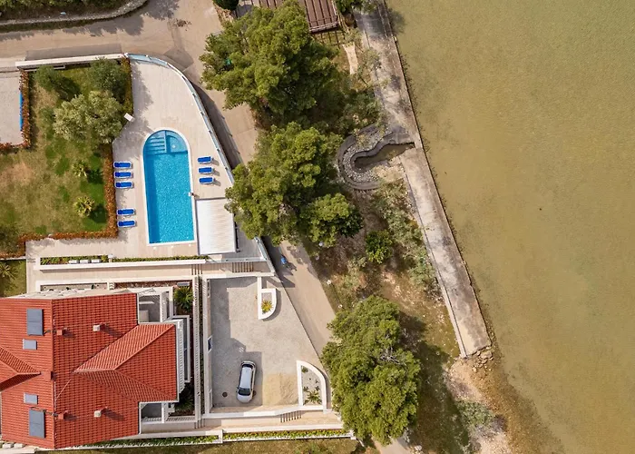 Front In Lägenhet Mrljane